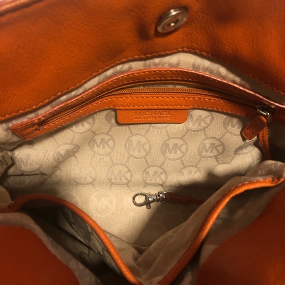 MK Handbag - Picture 3 of 3